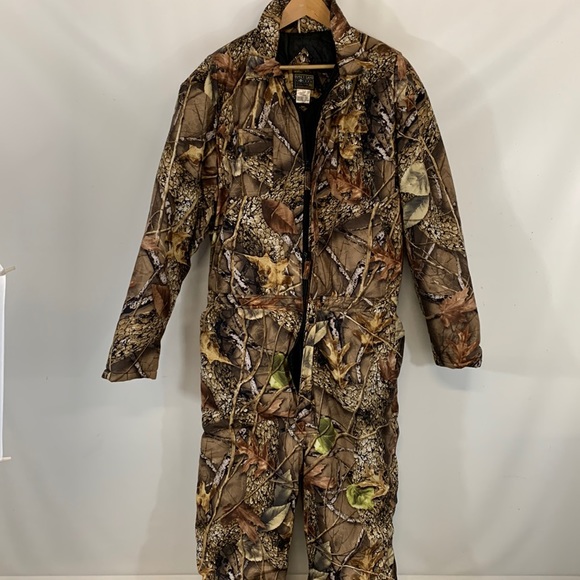 World Famous Sports Other - World Famous Sports Burly Camo Suit.  L